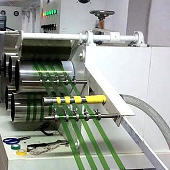 Линия сила штранг-прессования ремня ЛЮБИМЦА напряжения 120KW толщины 850kg 0.4-1.2mm